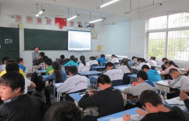 什么|教育部下发通知，中小学暂停提供这一服务，学生的“快乐”要消失