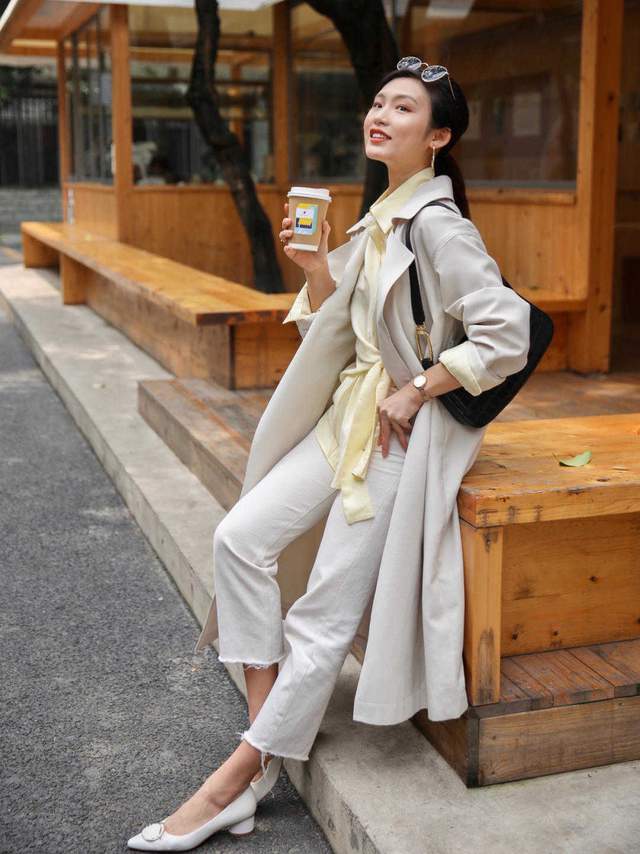 身材 风衣和T裇搭配，简约休闲