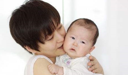 婴儿几个月不会吐奶 59da43dffa8d43a48fed4e2513e0537d.jpeg