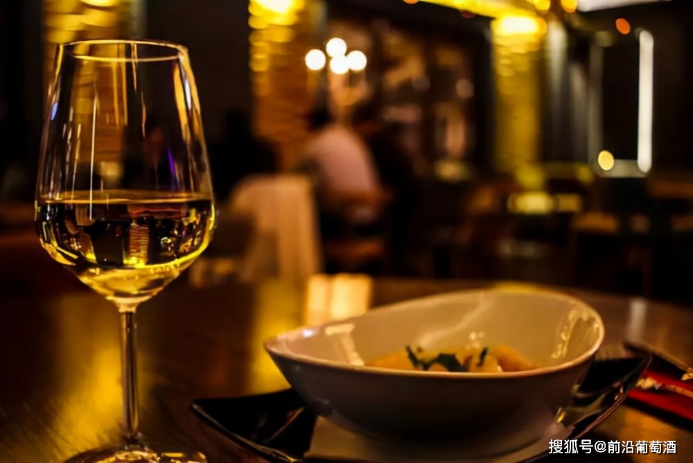 原料|您知道白葡萄酒是怎样酿造出来的吗?白葡萄酒的酿制流程和酿造方法