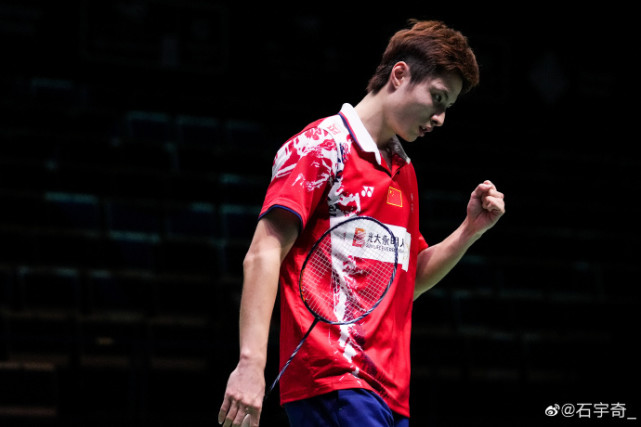 比赛|石宇奇2-1击败日本一哥，21-5曾打爆桃田贤斗，连续2届苏杯战胜对手