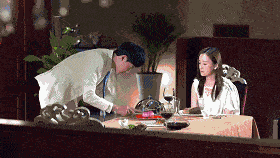 搞笑gif：女漢子就是膽子大，這樣曬衣服都敢做 搞笑整蠱 第2张