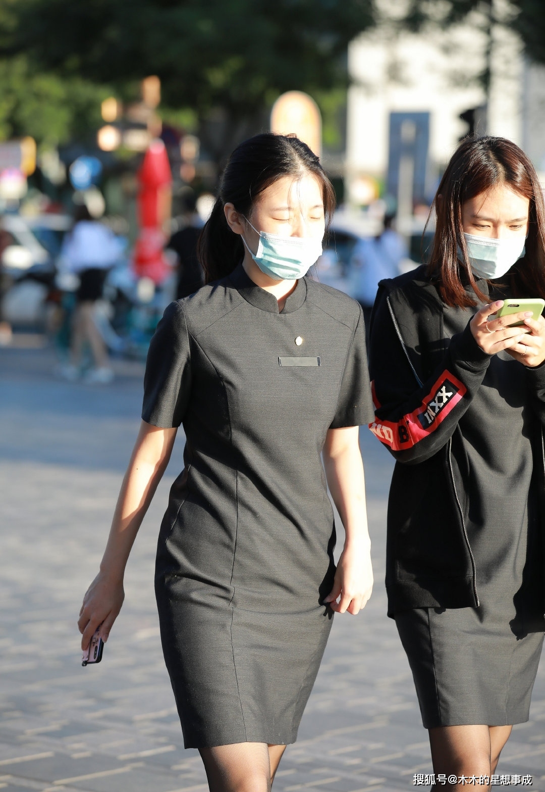 脱更 旗袍改良的工作服穿出女性韵味，优雅有气质！