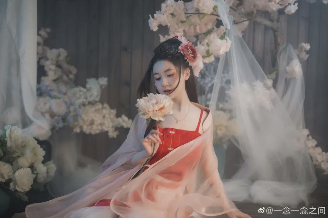 仙女 汉服小仙女：生怜玉骨委尘沙