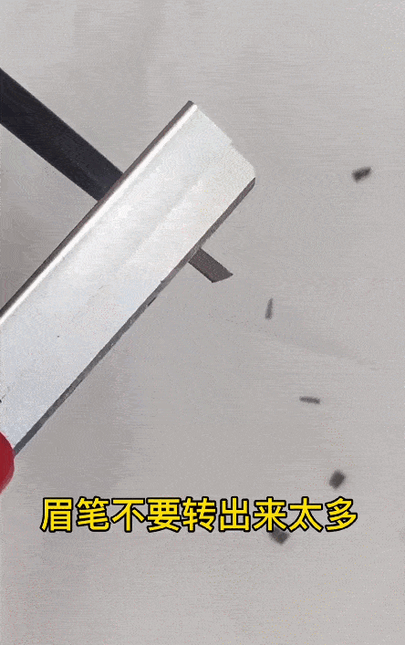 音分从呆瓜素颜到美漫小野猫，堪称徒手整形的抖音换头博主？