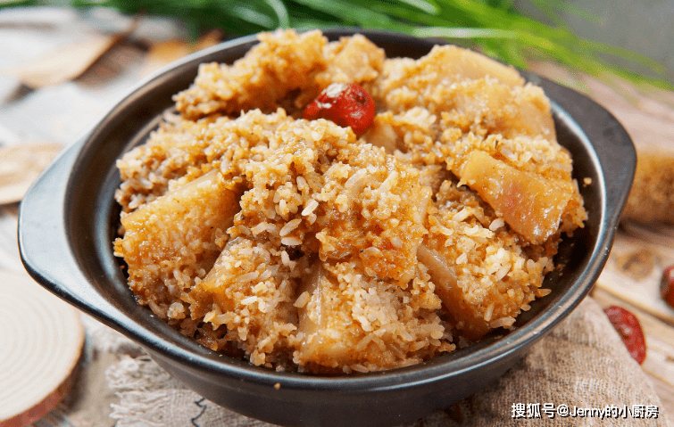 做法|五花肉别总炒着吃,加点大米蒸着吃更美味,软糯不油腻,越吃越香
