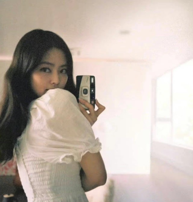 金智妮jennie时尚六连拍曝光，被吐槽土味满满，这个颜值真的可以吗