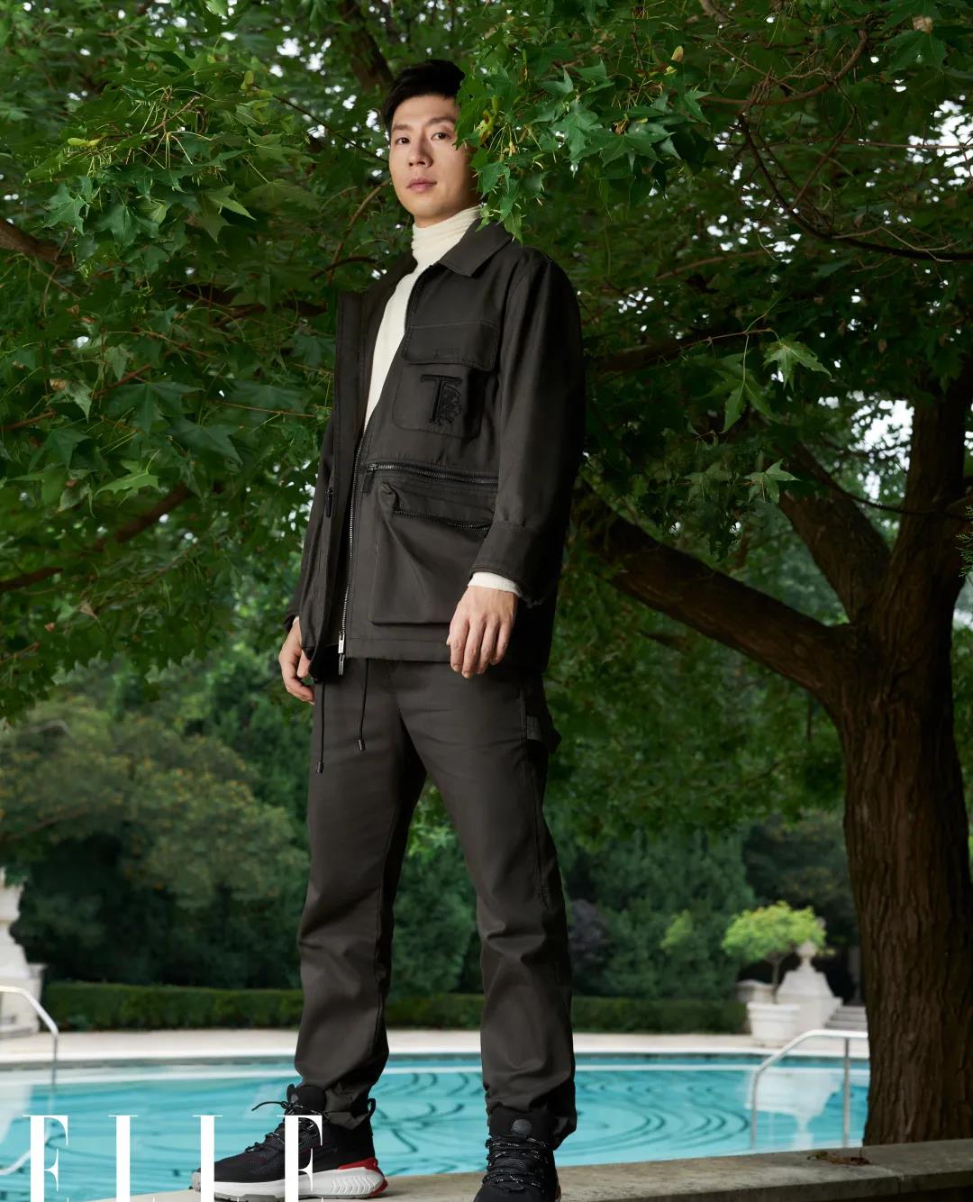 网友 奥运冠军马龙拍大片,被长款大衣压低身高,网友吐槽看不懂时尚