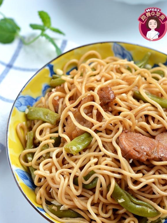 豆角焖面焖多少分钟 8a9a6d0480ad47f59f51cefdd732e104.jpeg