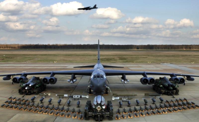 B-52 weapons load
