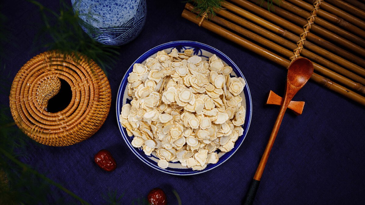 肝脏|养肝要挑剔，要找到生活中的护肝食物，帮助肝脏“减轻负担”