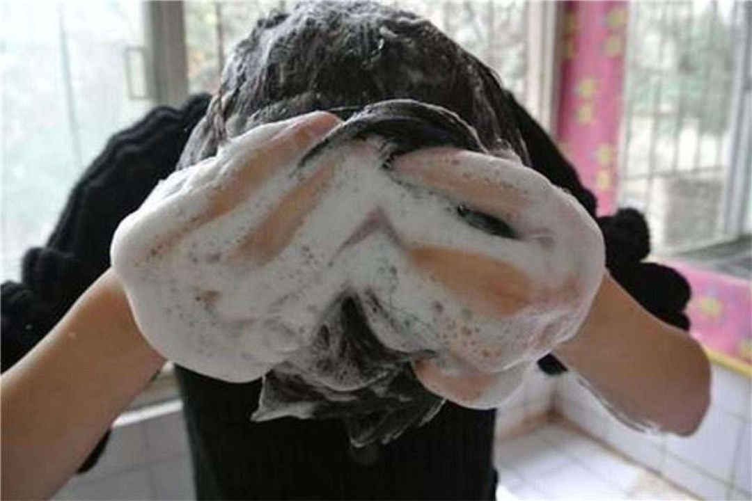 头皮|古芳栢草：掉发很厉害？可能你的洗头方式有问题！