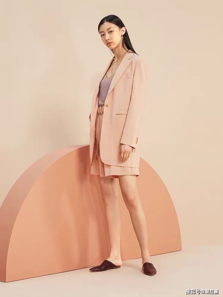 职场 初秋值得照搬的穿搭模板,OVV了解一下