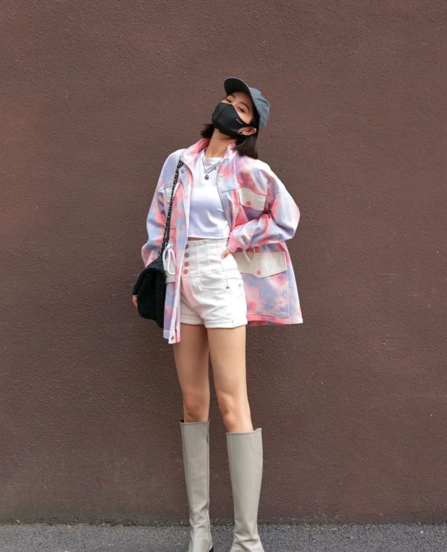 服装 谁说牛仔外套过时了？只要选对了服装款式，可以惊艳四座