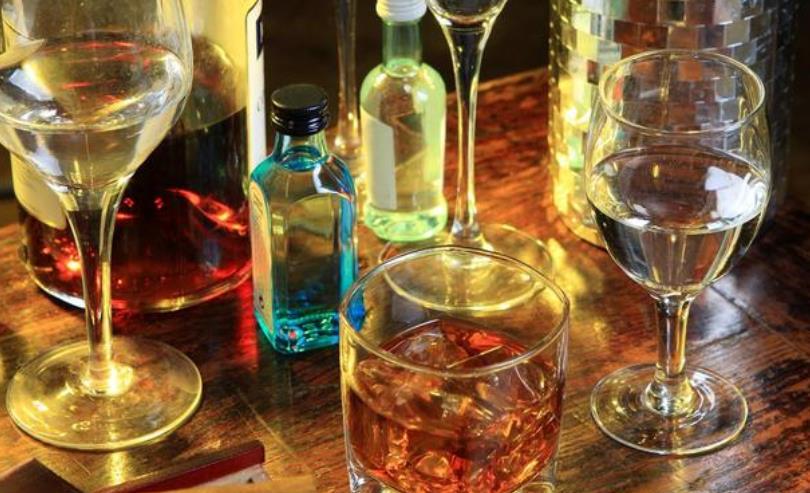 饮食|想要有一个健康的肝脏，建议远离这4物，多吃这2物