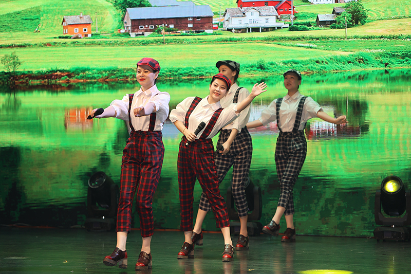 观众|我爱你中国 海之花·潘幽燕音乐会 获得圆满成功