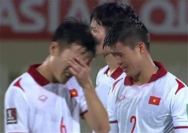 中国|越南队遭绝杀仍不服！众将流泪，进球人：运气不在我们这一边！