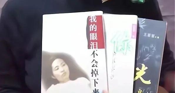 网红作家鸡毛姐是什么让她把荒诞变成了神话