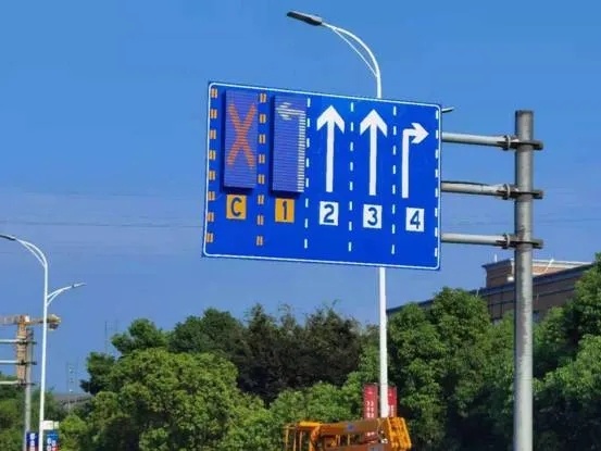 走苏州东太湖大道的小伙伴们注意组合式可变车道来啦