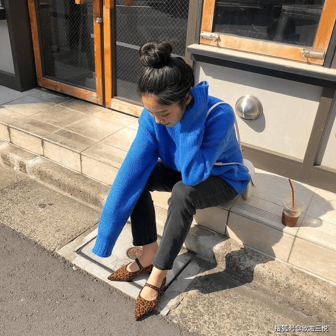 卫衣 今秋 5种小黑裤穿搭,让你秋冬更洋气~