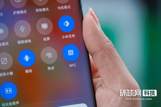 绒毛|Xiaomi Civi 开箱图赏：兼顾轻薄与颜值 美颜效果名副其实