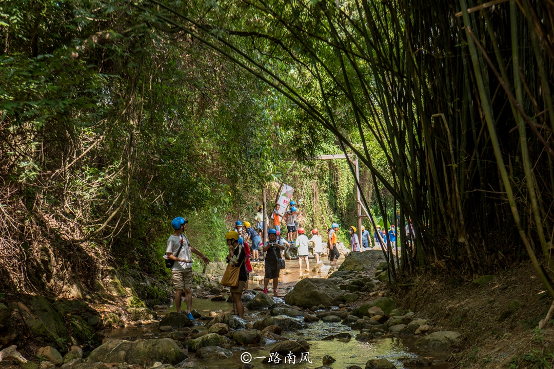 广东|佛山旅游发现“广东九寨沟”，1.28公里必须涉水前行，游客很多