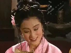 衣袖 古人常把东西塞进袖子里，为何不会掉出来？你看袖子里有多少机关
