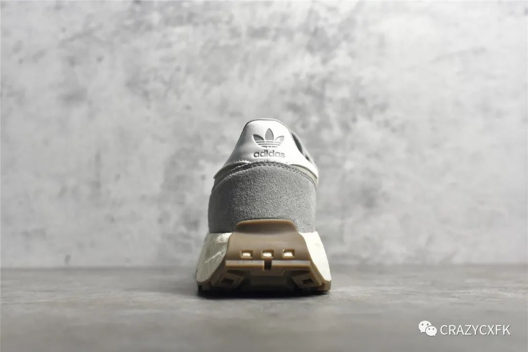 Boost 阿迪达斯元祖灰白 Adidas Originals Retropy Boost E5 复古赛车跑鞋