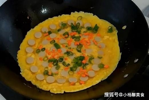 葱花|早餐新花样，4个鸡蛋2勺面粉，一搅一烙，5分钟搞定，好吃又营养