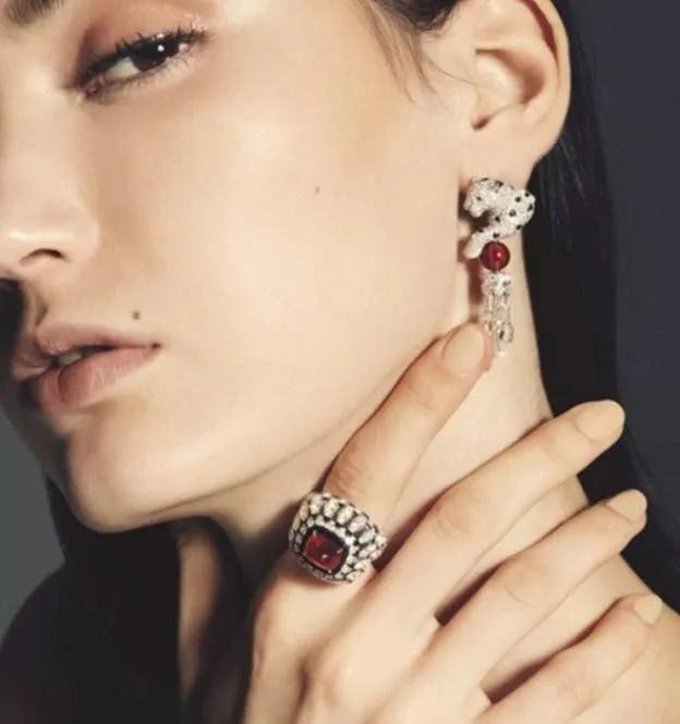 世面 见过大世面的女人，穿衣打扮都有以下3个特征，美的高级又显气质