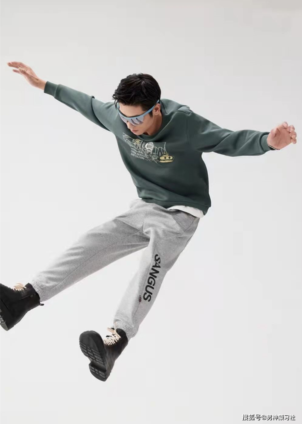 屈楚萧 越是“黑化”就越迷人！海澜之家这波穿搭操作是要上天吗？