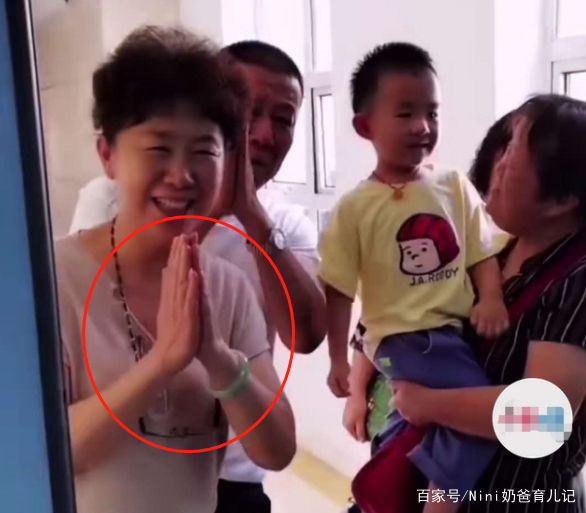 公婆|二胎是孙女，公婆的行为让人“羡慕”，孙子：我在哪，我是谁