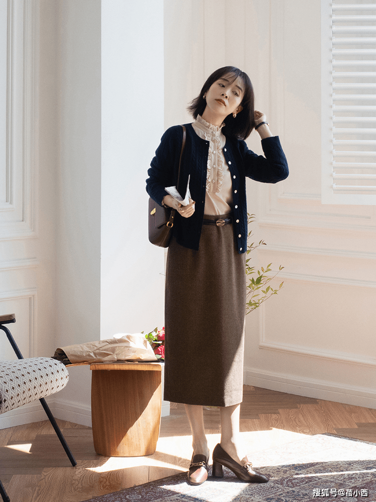 乐福 秋冬建议30+女性多备这“3双鞋”,搭配大衣、毛衣,高级又有气质