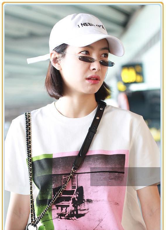 沉默 本以为宋茜的墨镜够俏皮的了，可看到窦靖童的“泳镜”，我沉默了