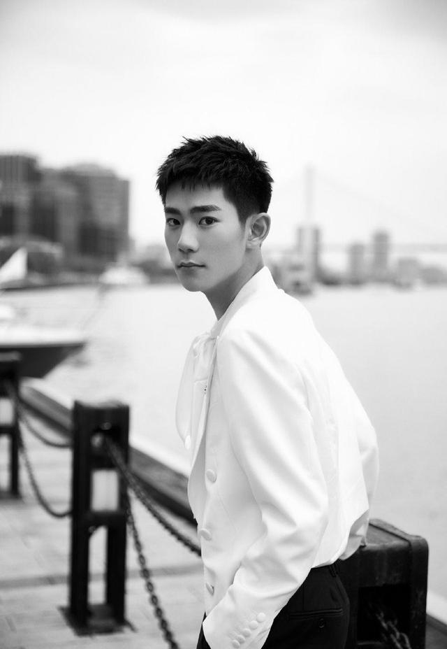 原来是电影《1921》中的他啊2_刘家祎