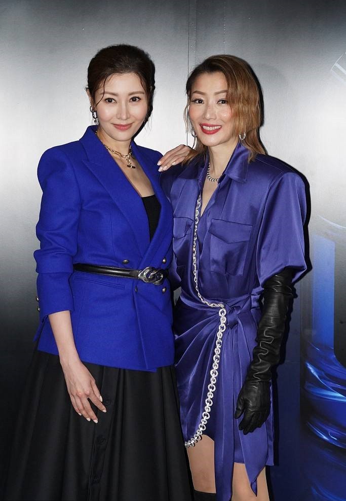 李嘉欣 51岁李嘉欣发福显老态,穿宽版西装配长裙难掩臃肿,幸好气质还在