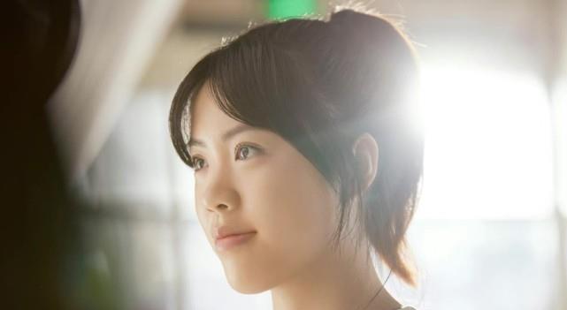 郭晶晶 杨倩拿下郭晶晶顶奢代言！穿深v裙换脸变美，美颜暴击不输明星