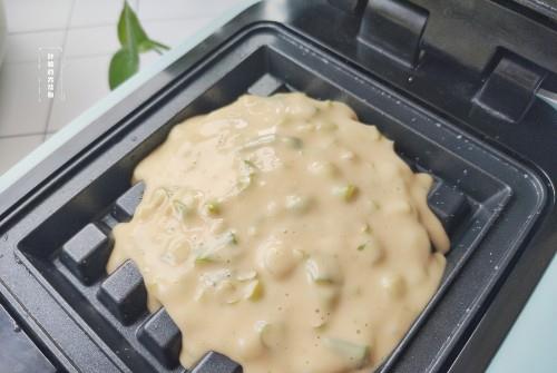 做法|不发面不揉面，全程手不碰面，这烙饼3分钟出锅，比鸡蛋饼好吃