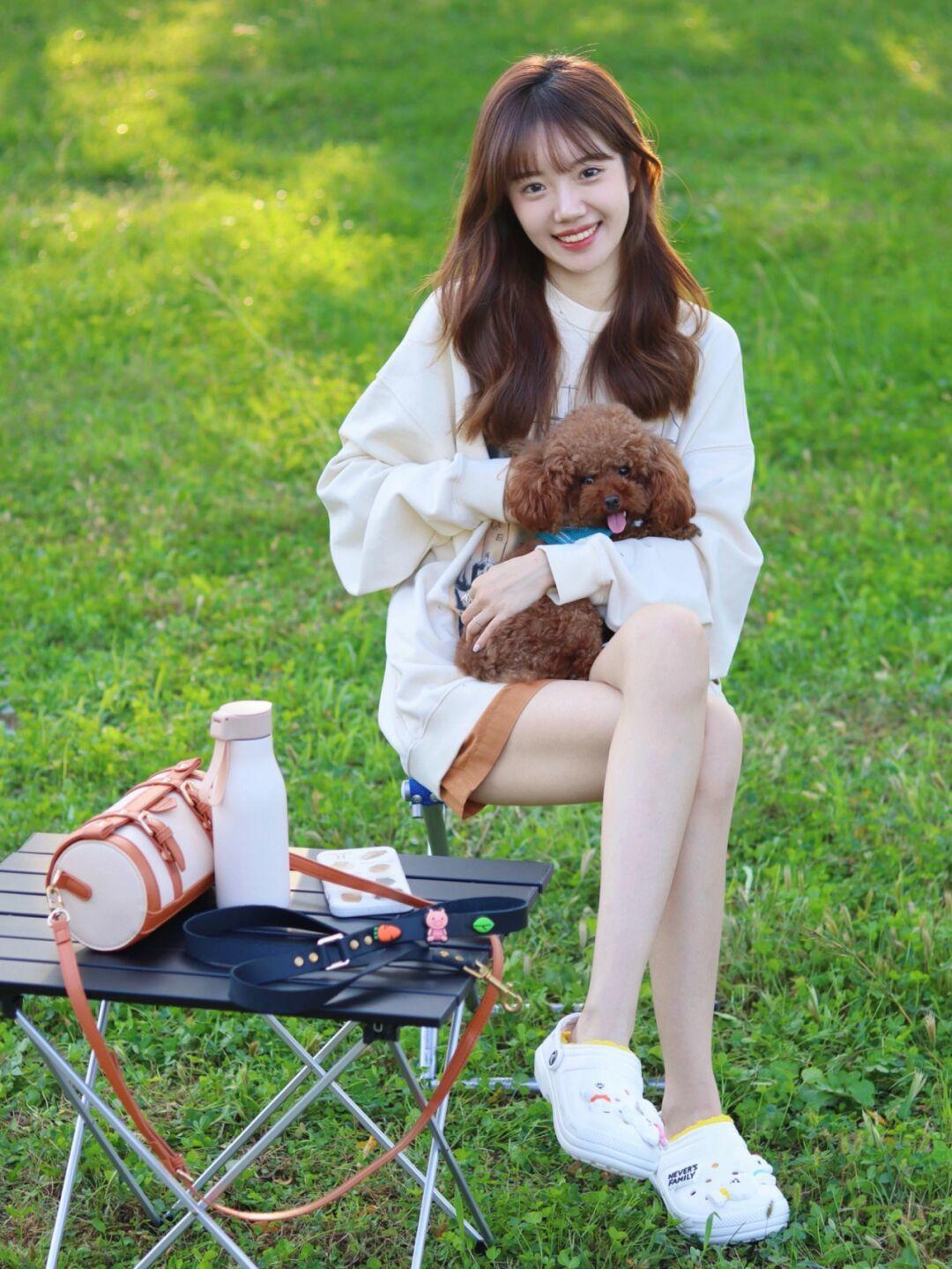 整体 谁说穿卫衣普通？get这些时髦精必备小技巧，秋季出街告别路人感