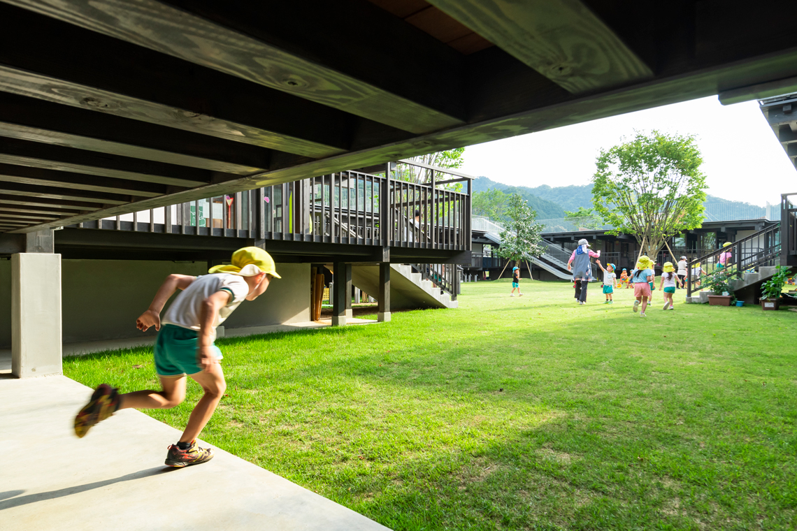 因为|什么才是儿童好设计?看手冢贵晴12个顺应自然哲学的幼儿园设计