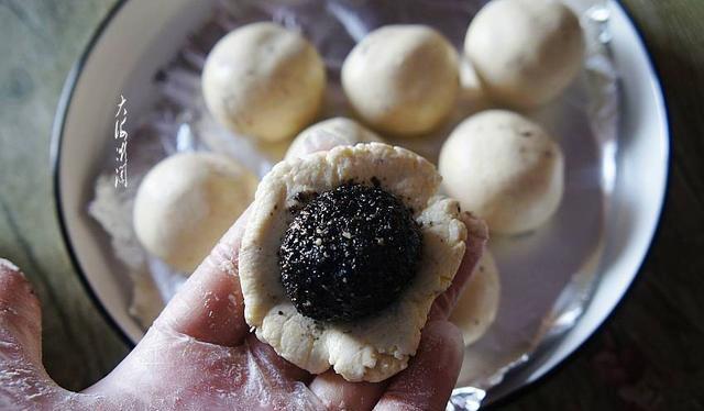 米面|比油条还好吃的早餐，黄米面炸至金黄，外酥里糯，全家人都爱