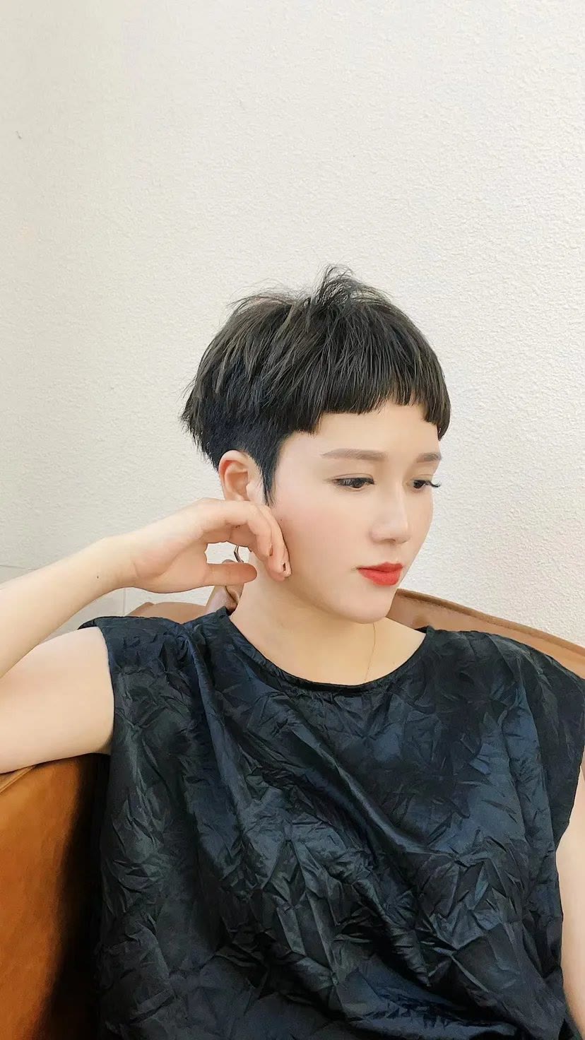 发型短发真不愧是减龄利器，38也能变18，这15款很值得尝试