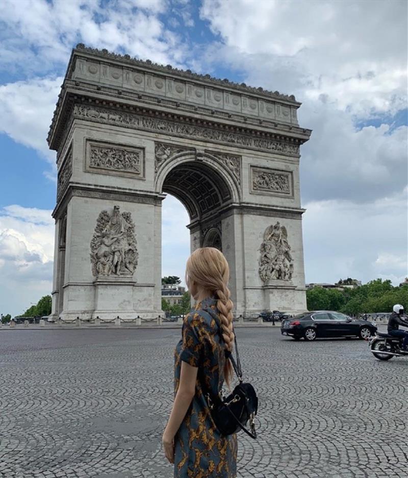 澳洲 澳洲玫瑰在海外释放自我，一头金发度假游玩好惬意，颜值好能打！