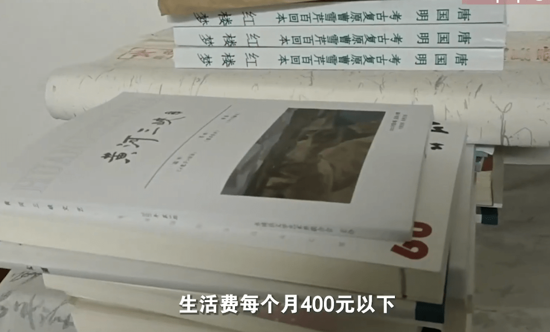 红楼梦|男子蜗居8平米出租屋21年复原《红楼梦》