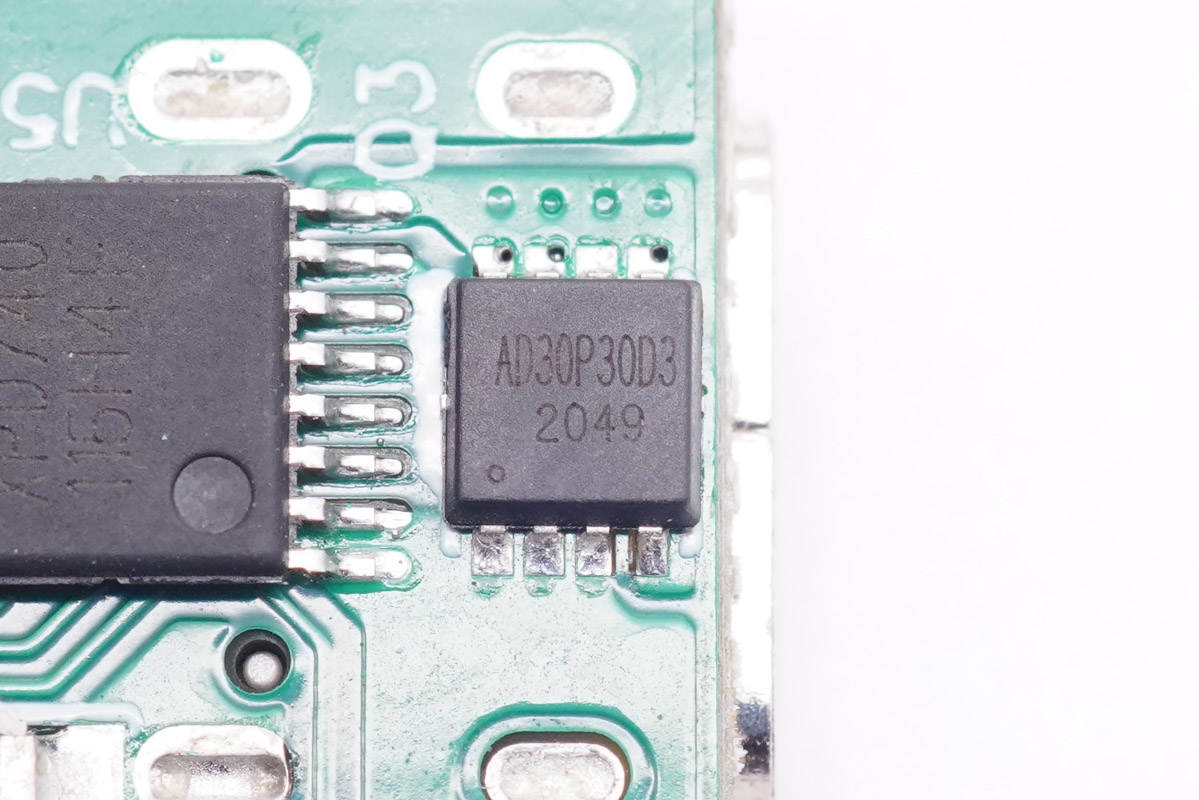 支持5-20V齐全电压档位，既可充iPhone 13又能充笔电，古石30W快充充电器拆解