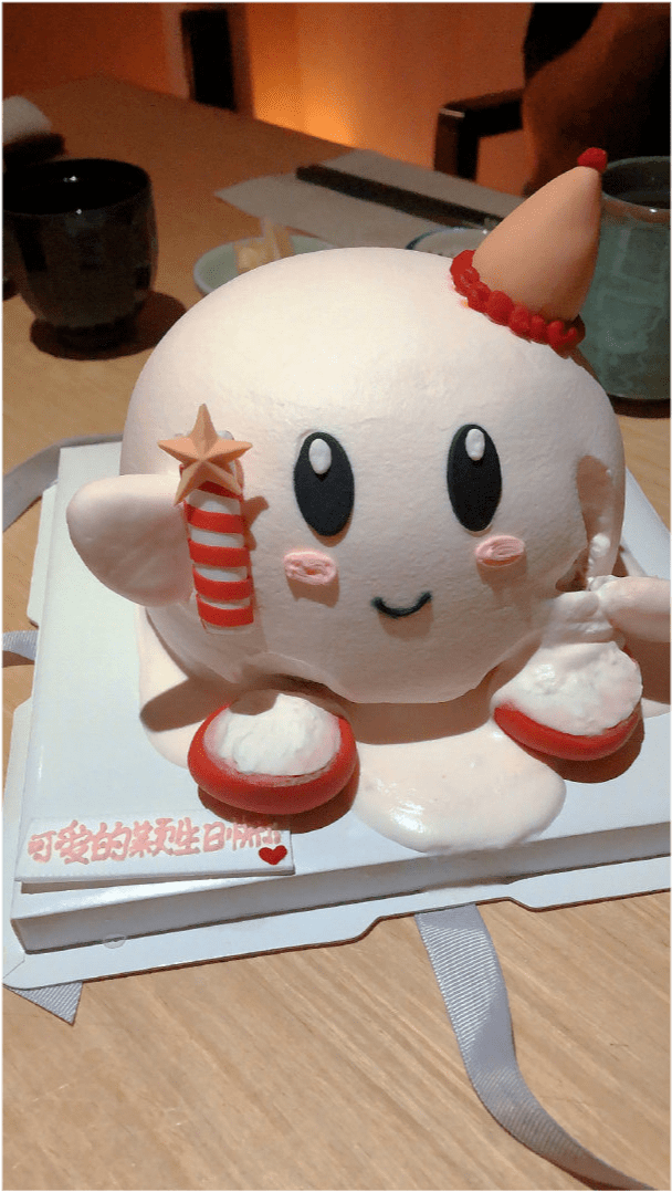 黑色 赵丽颖离婚后首个生日超低调！穿黑T被异性好友宠成公主，气质开挂