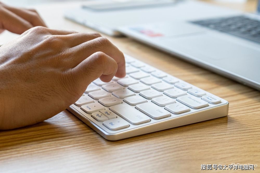 便携手感完美结合，78键位雷柏E9050G无线刀锋键盘评测