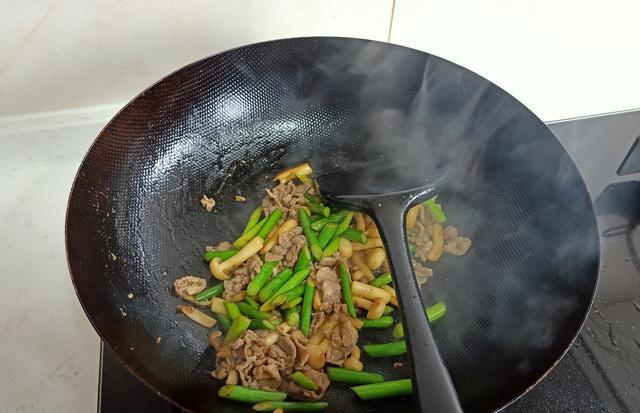 电饭煲|午餐4个菜发朋友圈，都夸太丰盛，尤其第1个，网友大赞：这招绝了