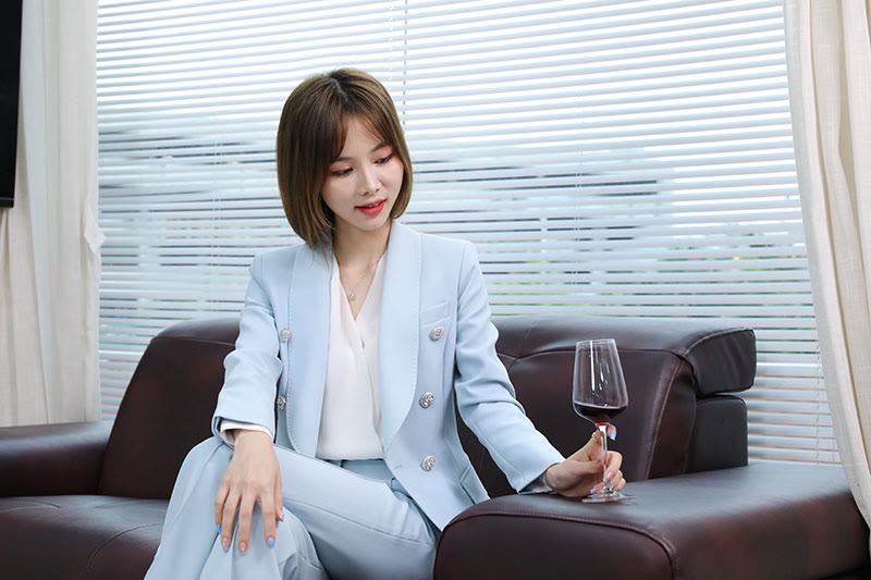 品牌|冬夜的小资生活,用一杯葡萄酒放纵!