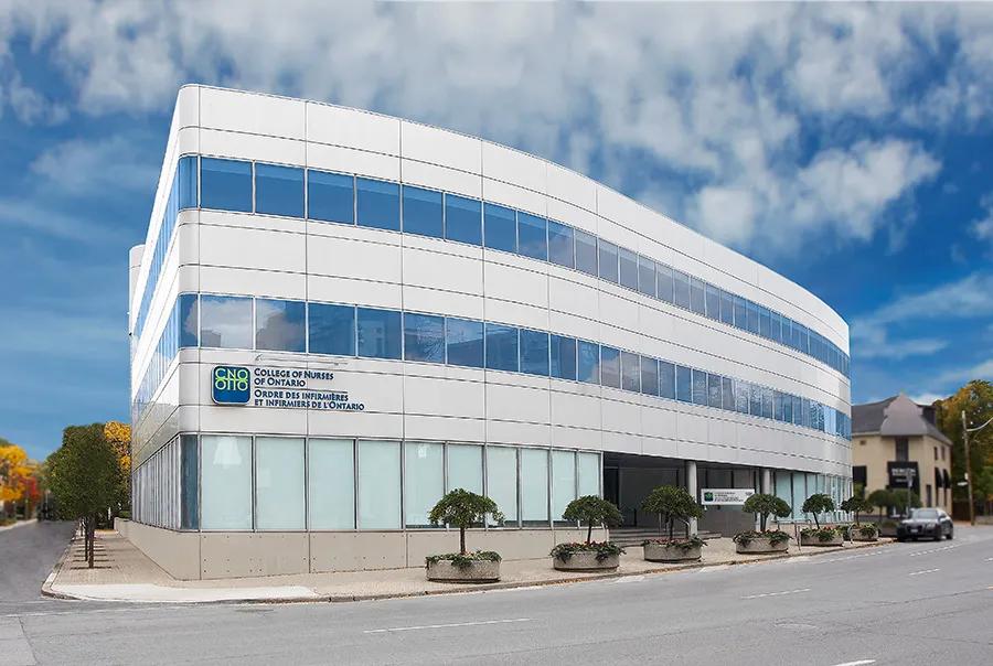 护理行业人手紧缺,专业位置竞争激烈,先到先得!— 阿岗昆学院护理专业